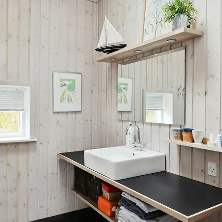 Vakantiehuis Beautiful Light On Lovely Helgenaes Knebel